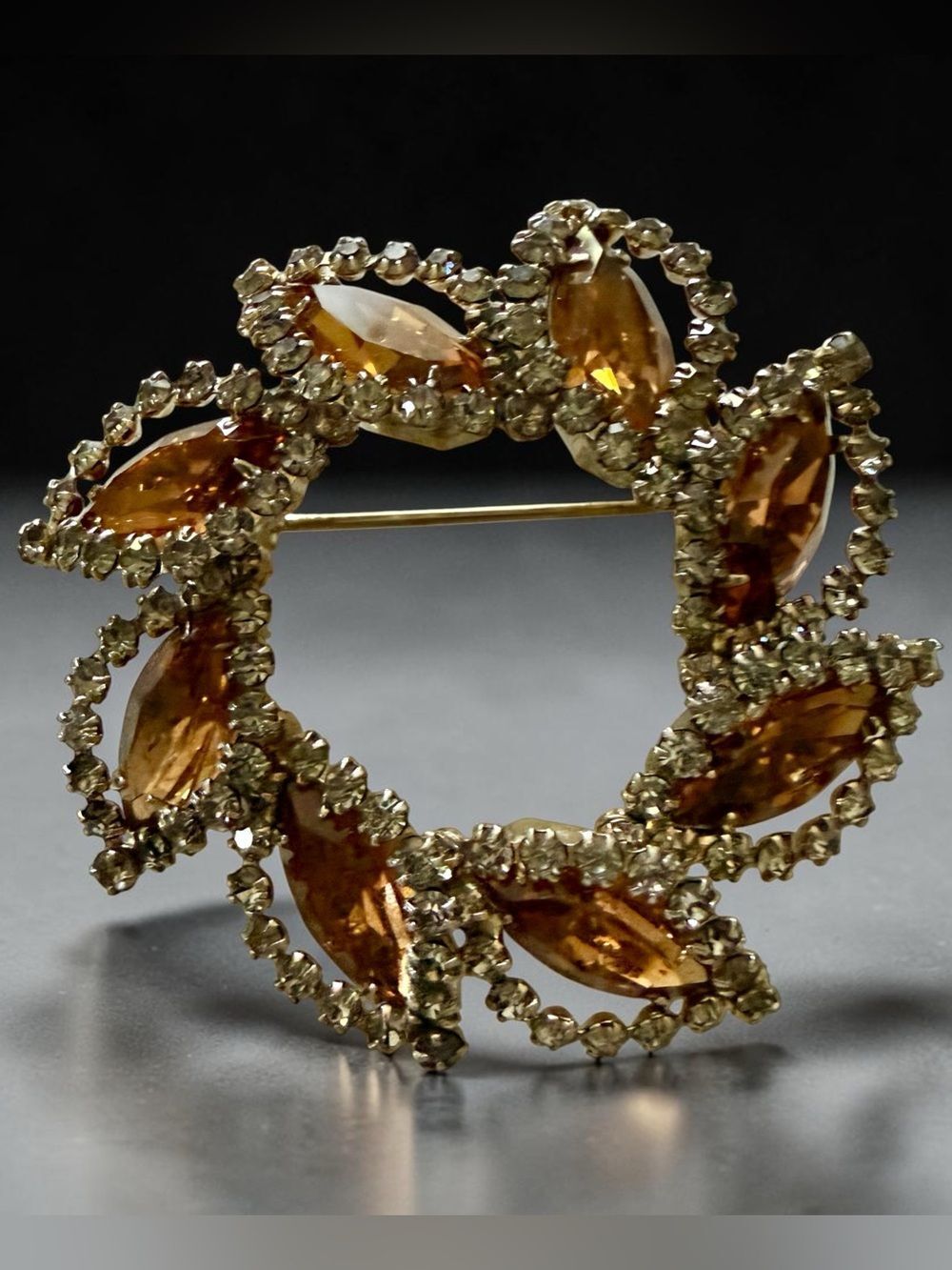 Vintage Champagne Rhinestone Wreath Brooch Pin Crystal Statement Gold